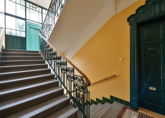 Art Nouveau *